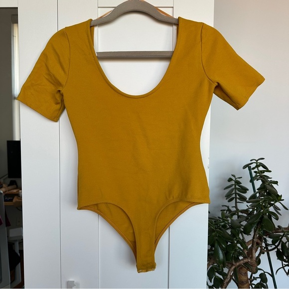 Astr Golden Bodysuit with Sweetheart Neckline - Picture 2 of 6